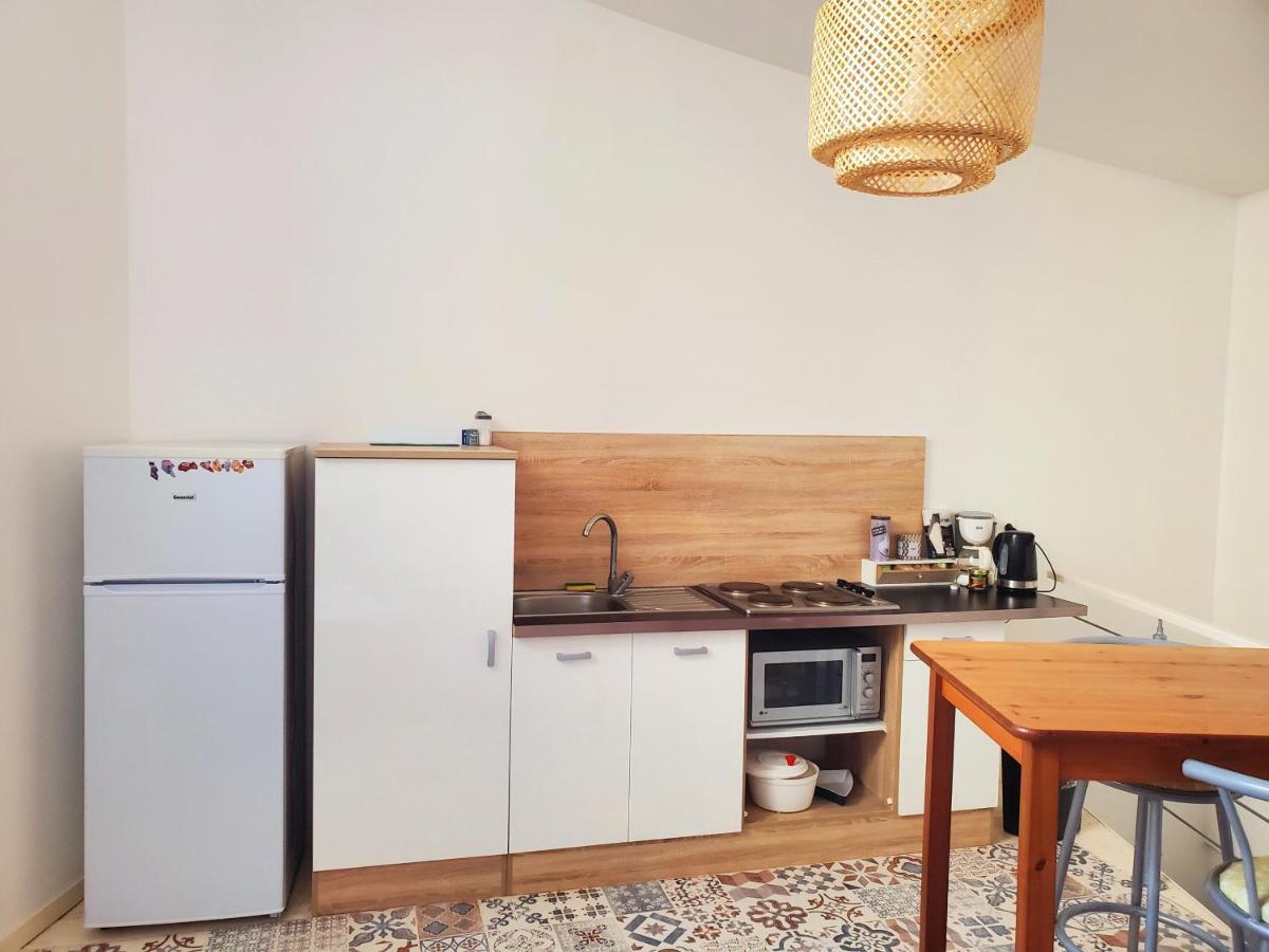 Appartement En Duplex Viviers Exterior photo